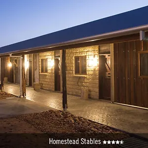 Saltbush Retreat Lodge Longreach